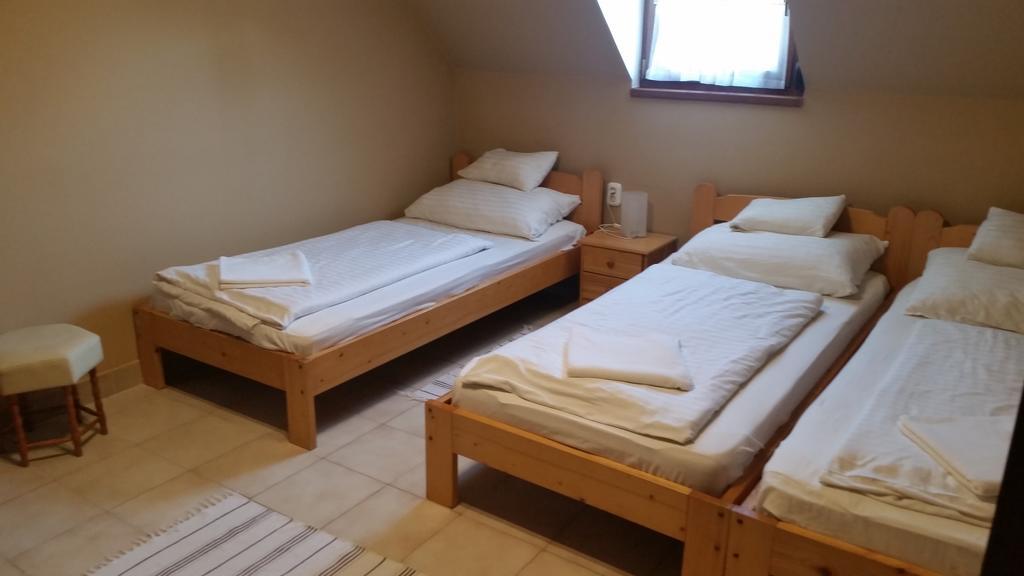 Szekely Vendeghaz Hotel Esztergom Bilik gambar
